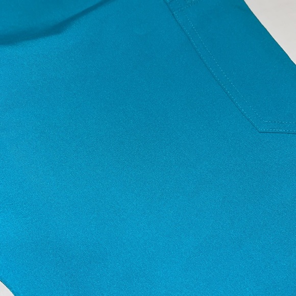 Figs Women’s Scrub Set (Teal- TEL) - Picture 8 of 9